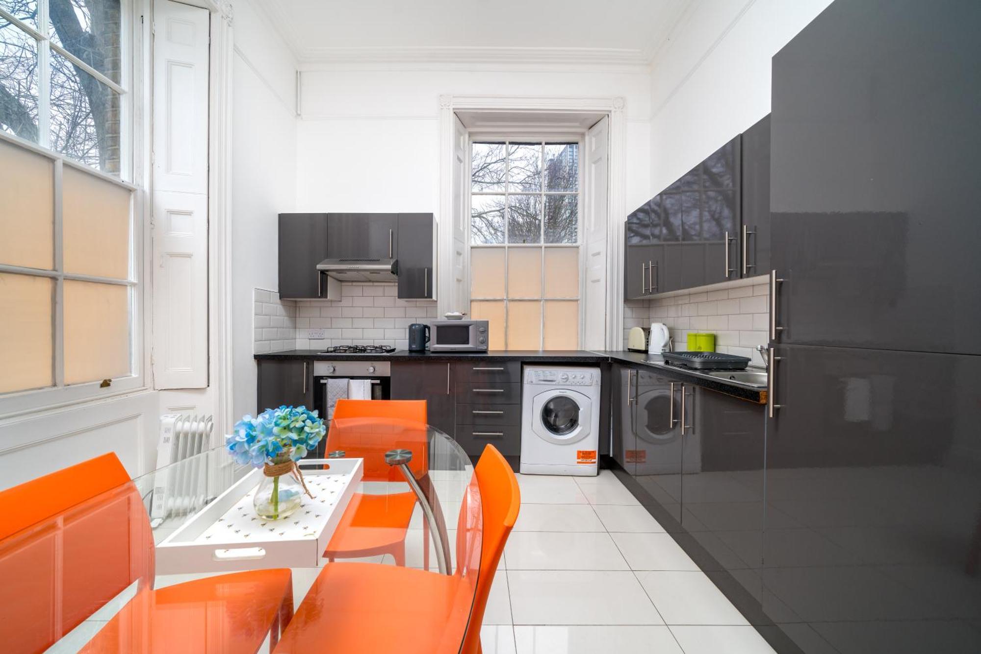 Canary Wharf - Spacious Near Excel Exhibition Centre, O2 Arena, Airport, Free Parking & Wifi Apartamento Londres